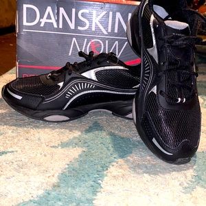 Danskin now sneakers